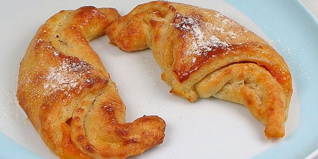 Mit Quark gefüllte Kipferl - Rezepte &amp; Tipps