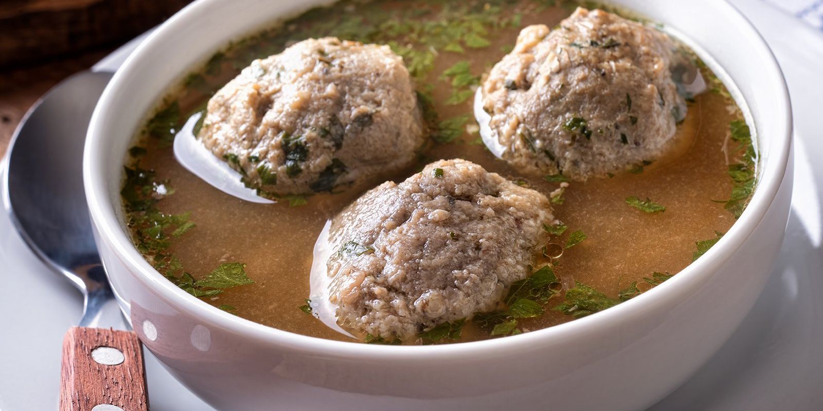 Leberknödelsuppe Omas - Rezepte &amp; Tipps
