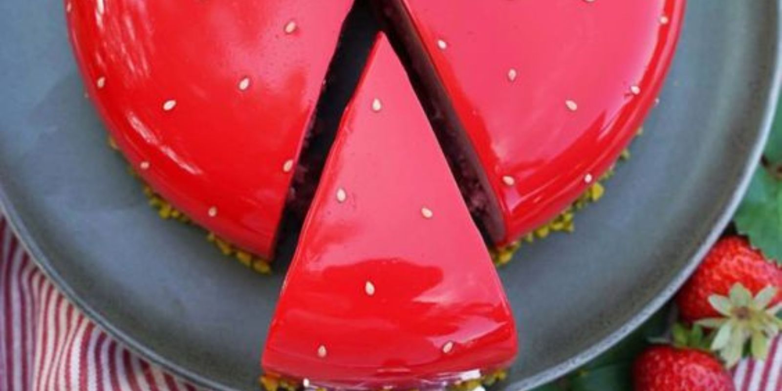 &amp;quot;Verführerisch Leicht: Die Kunst der Erdbeermousse Torte&amp;quot; - Rezepte &amp; Tipps