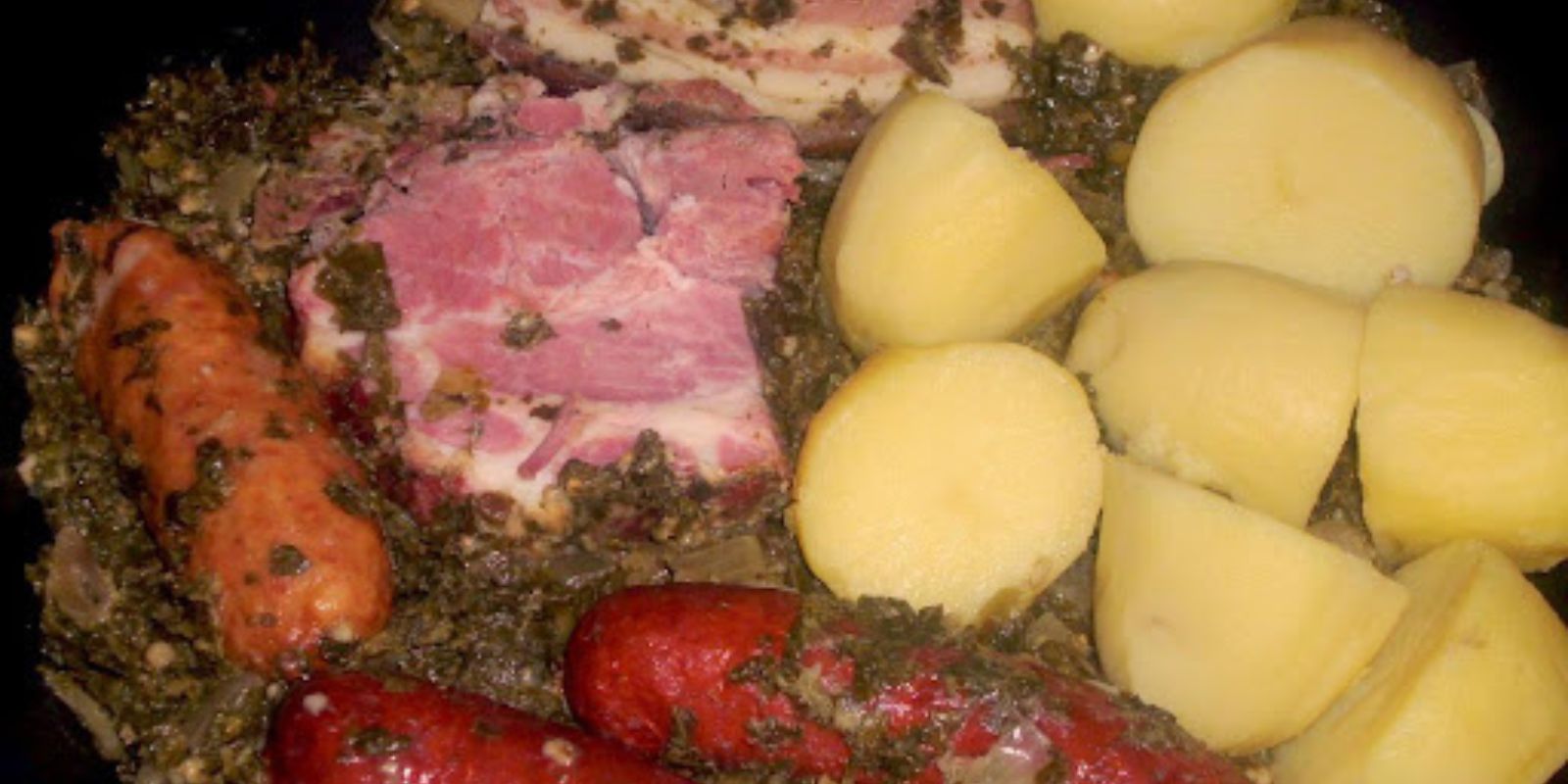 Grünkohl mit Kassler, Kochwurst und Pinkel - Rezepte &amp; Tipps
