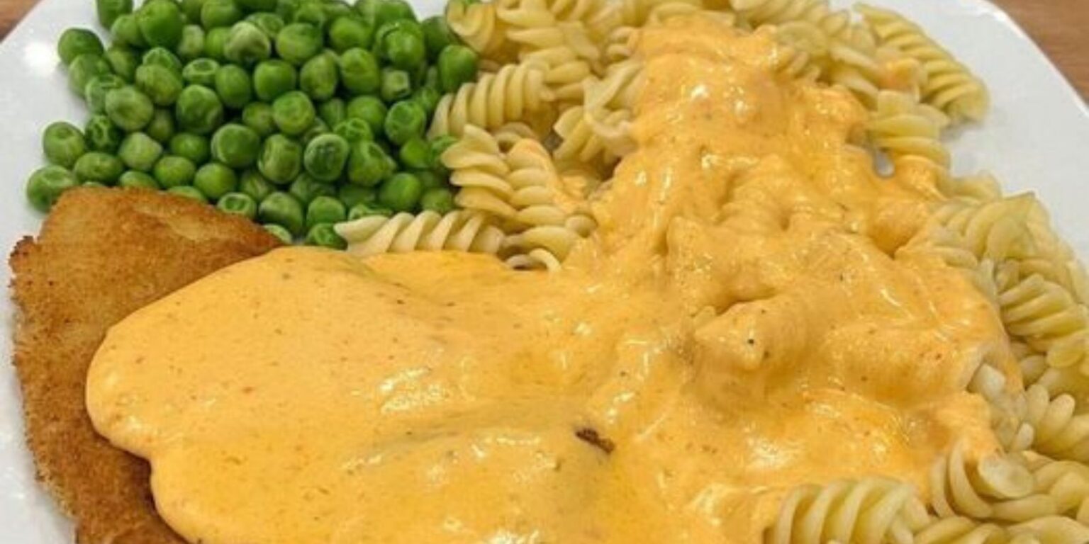 DDR Jägerschnitzel mit Nudeln und Tomatensoße - Rezepte &amp; Tipps