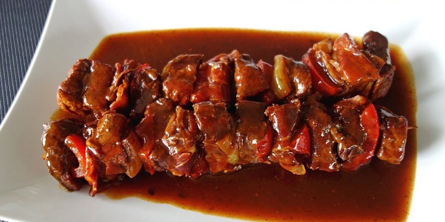 Fantastischer Schaschlik mit selbstgemachter Schaschliksoße - Rezepte ...