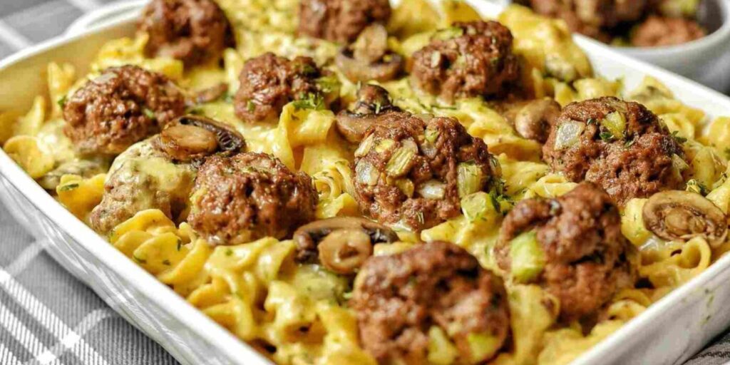 Nudeln mit Pilzsoße und Hackbällchen Rezept: Eine herzhafte ...
