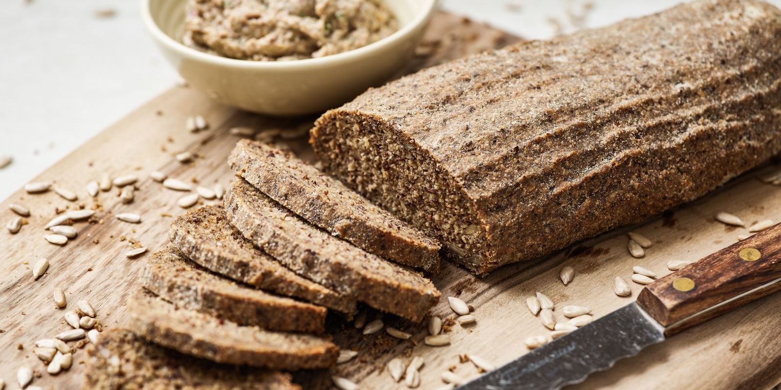 Schnelles Haferflockenbrot zum Frühstück: Ein müheloses Rezept für ...