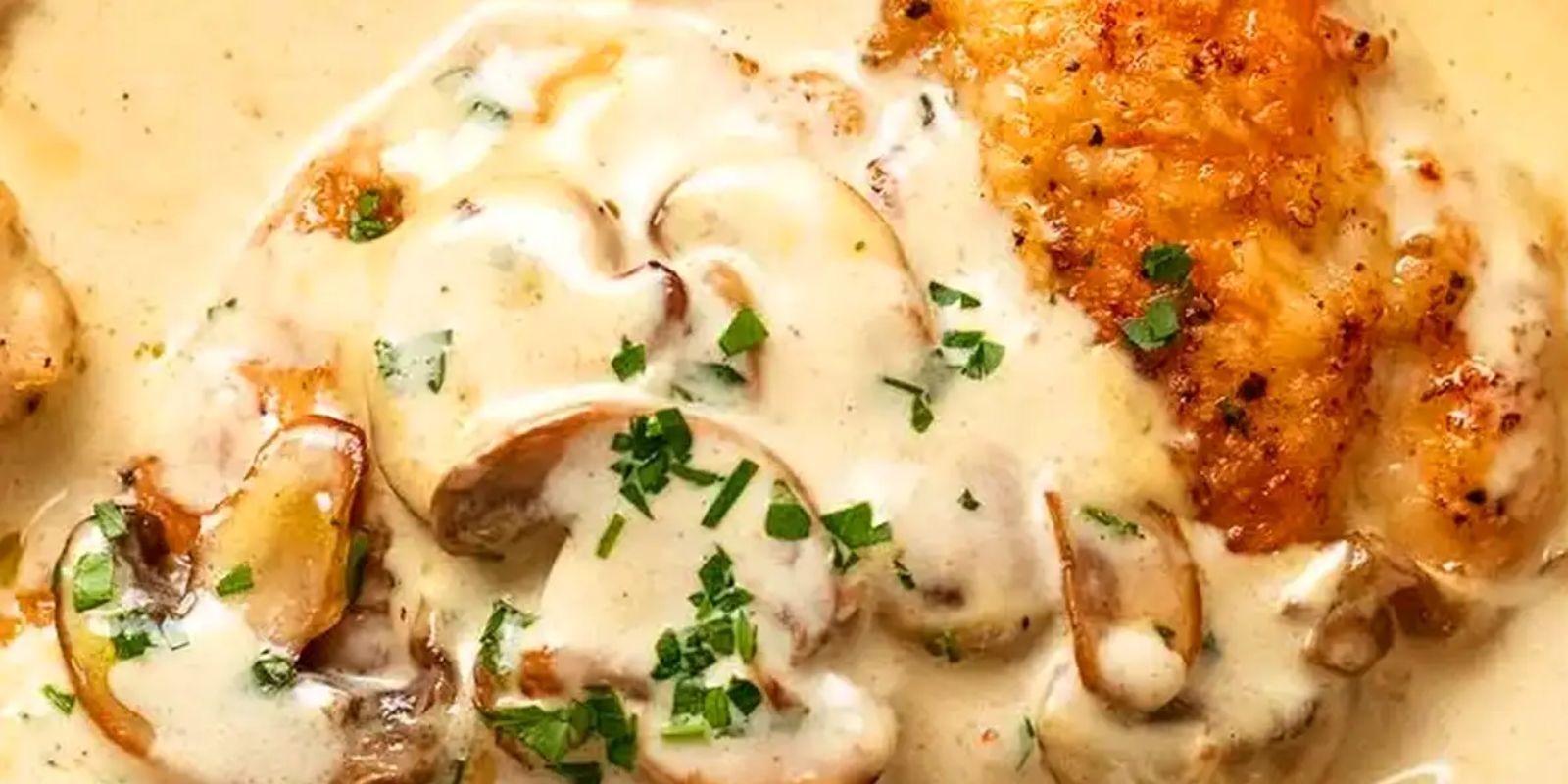 Gratinierte Hähnchenfilets in Champignonrahm Rezept - Rezepte &amp; Tipps