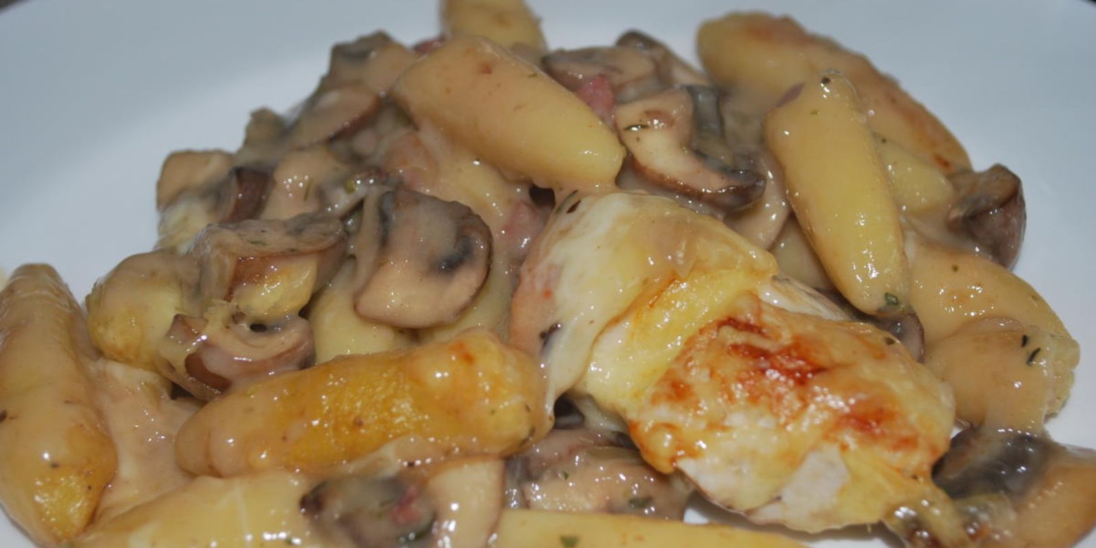 Gratinierte Hähnchenfilets in Champignonrahm - Rezepte &amp; Tipps