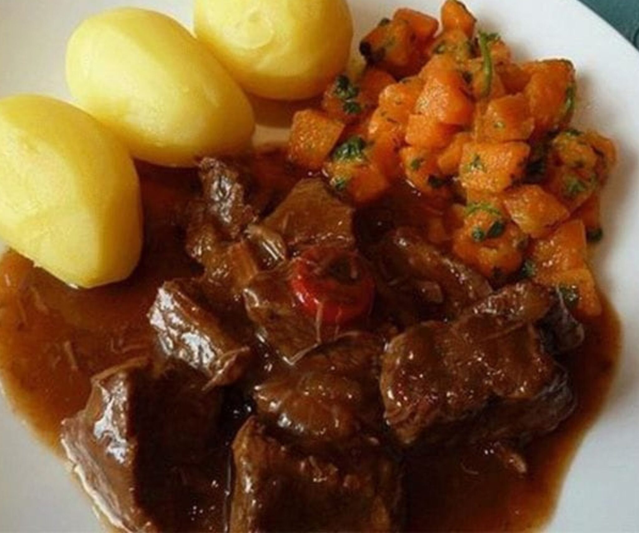 Das beste Gulasch-Rezept: Gulasch nach Oma Magda - Rezepte &amp; Tipps