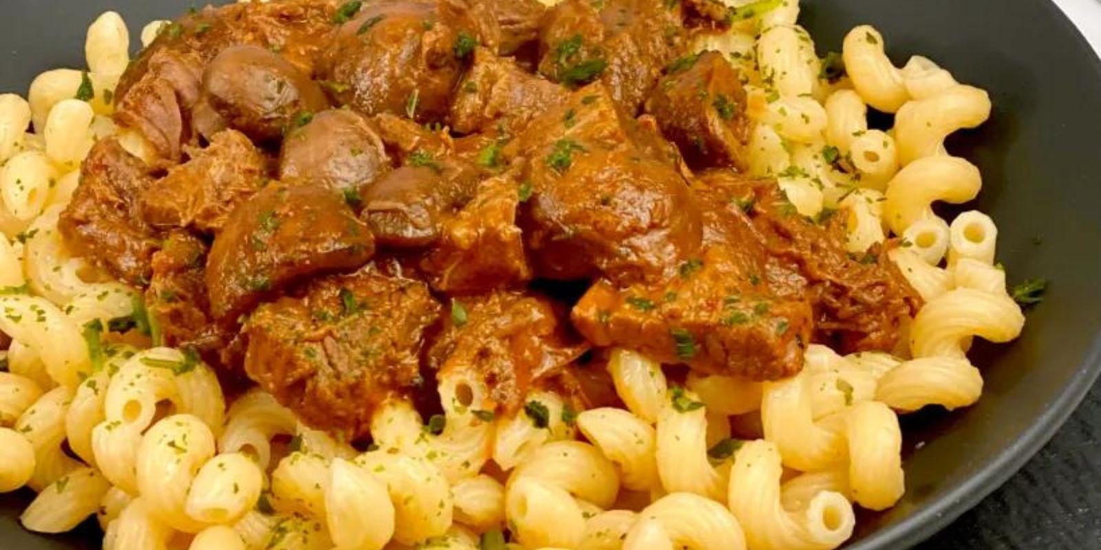 Gulasch mit Nudeln - Rezepte &amp; Tipps