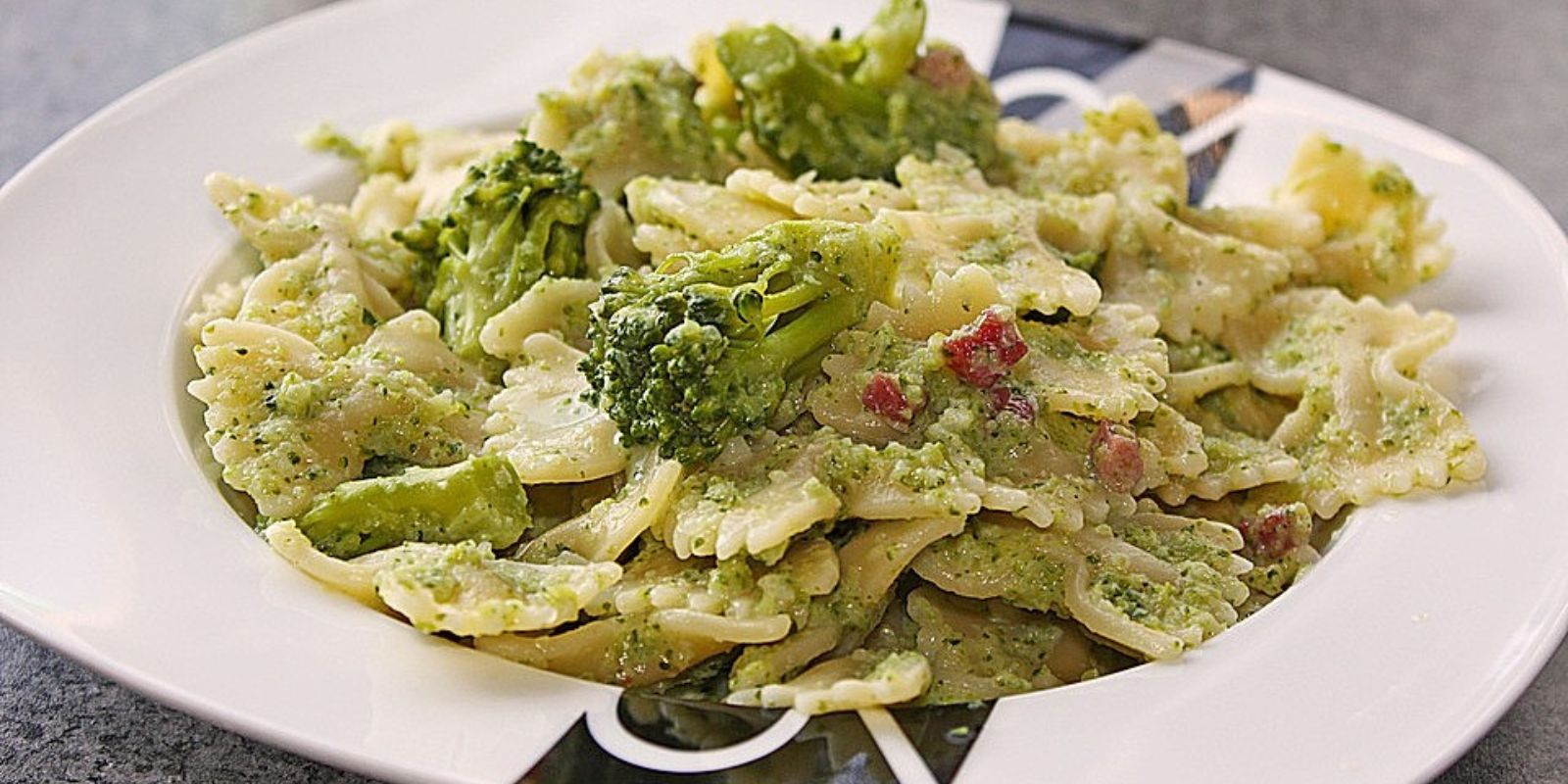 Penne mit Schinken &amp; Brokkoli in Sahnesauce… - Rezepte &amp; Tipps