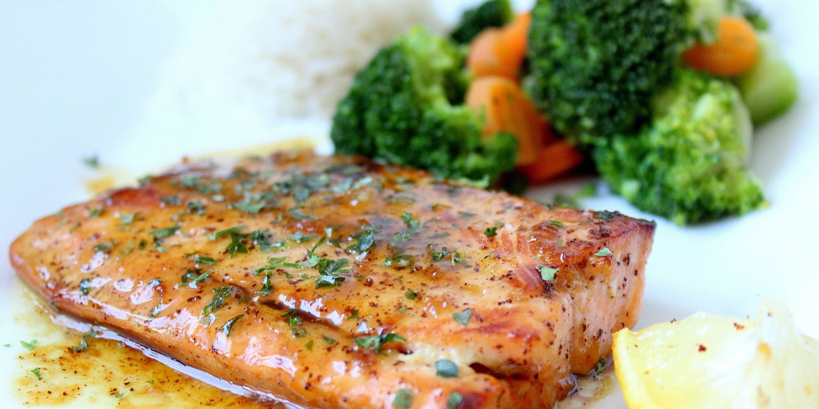 Lachs mit Knoblauchbutter und Zitrone: Ein Geschmackserlebnis der ...