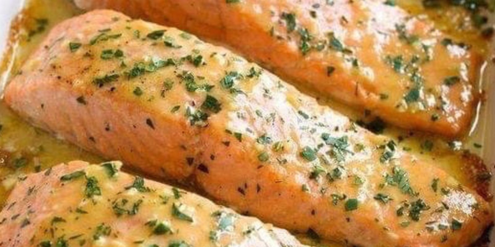 Lachs mit Knoblauchbutter und Zitrone: Ein Geschmackserlebnis der ...