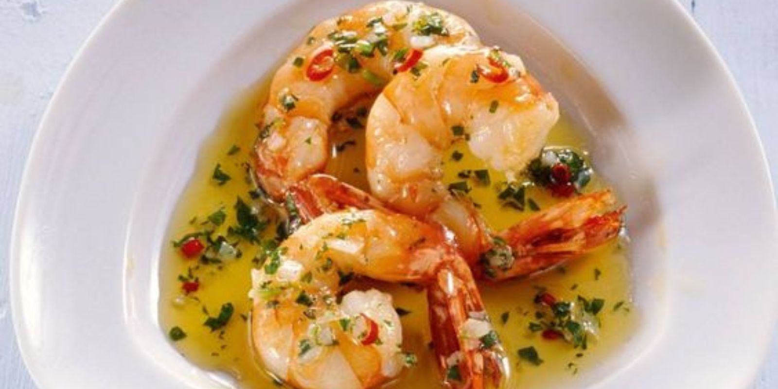 Sautierte Garnelen im Knoblauch-Petersilie-Rausch - Ein Blitzrezept ...