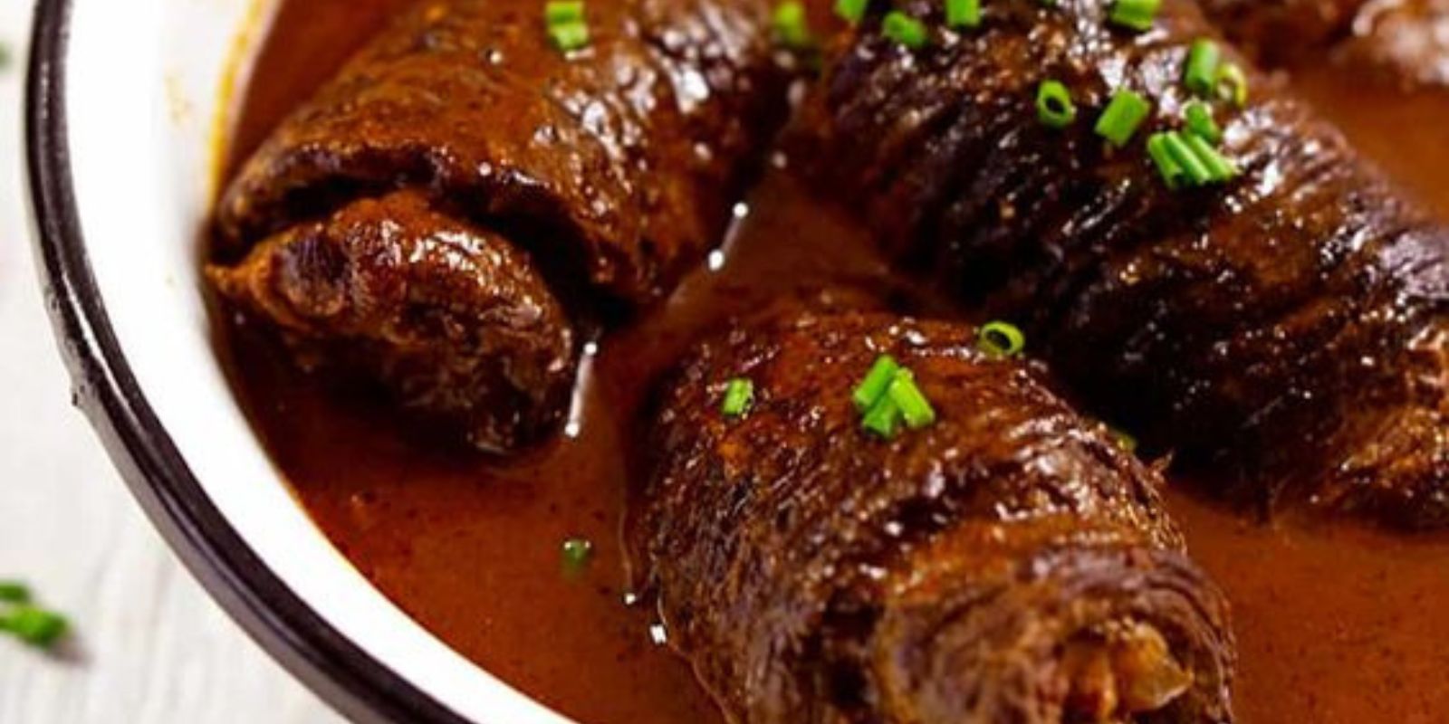 Saftige Rinderrouladen - Eine Delikate Kreation mit Rotkraut und ...