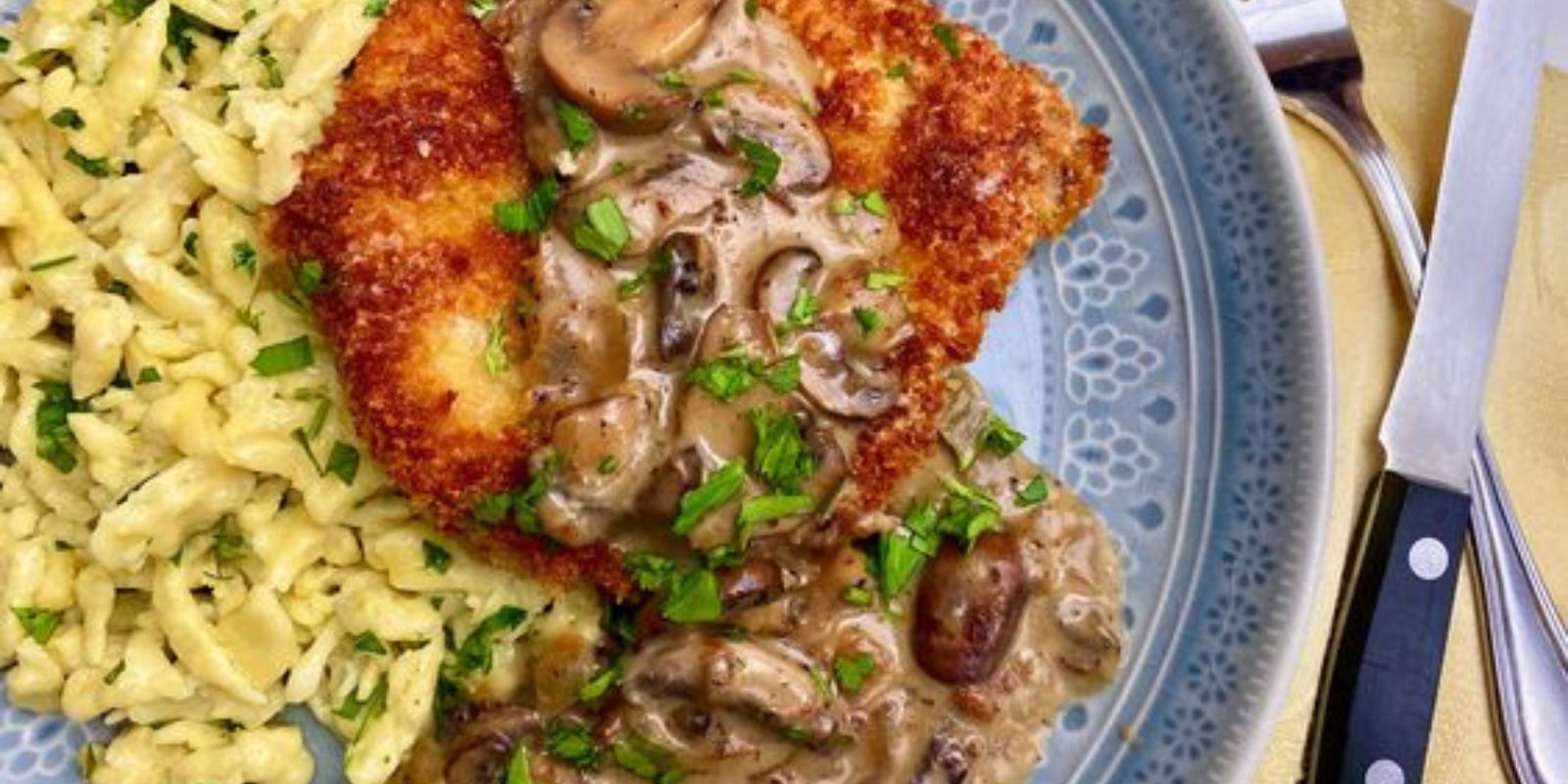 Herzhaftes Meisterwerk - Schnitzel, Nudeln, Erbsen mit Frischkäsesauce ...
