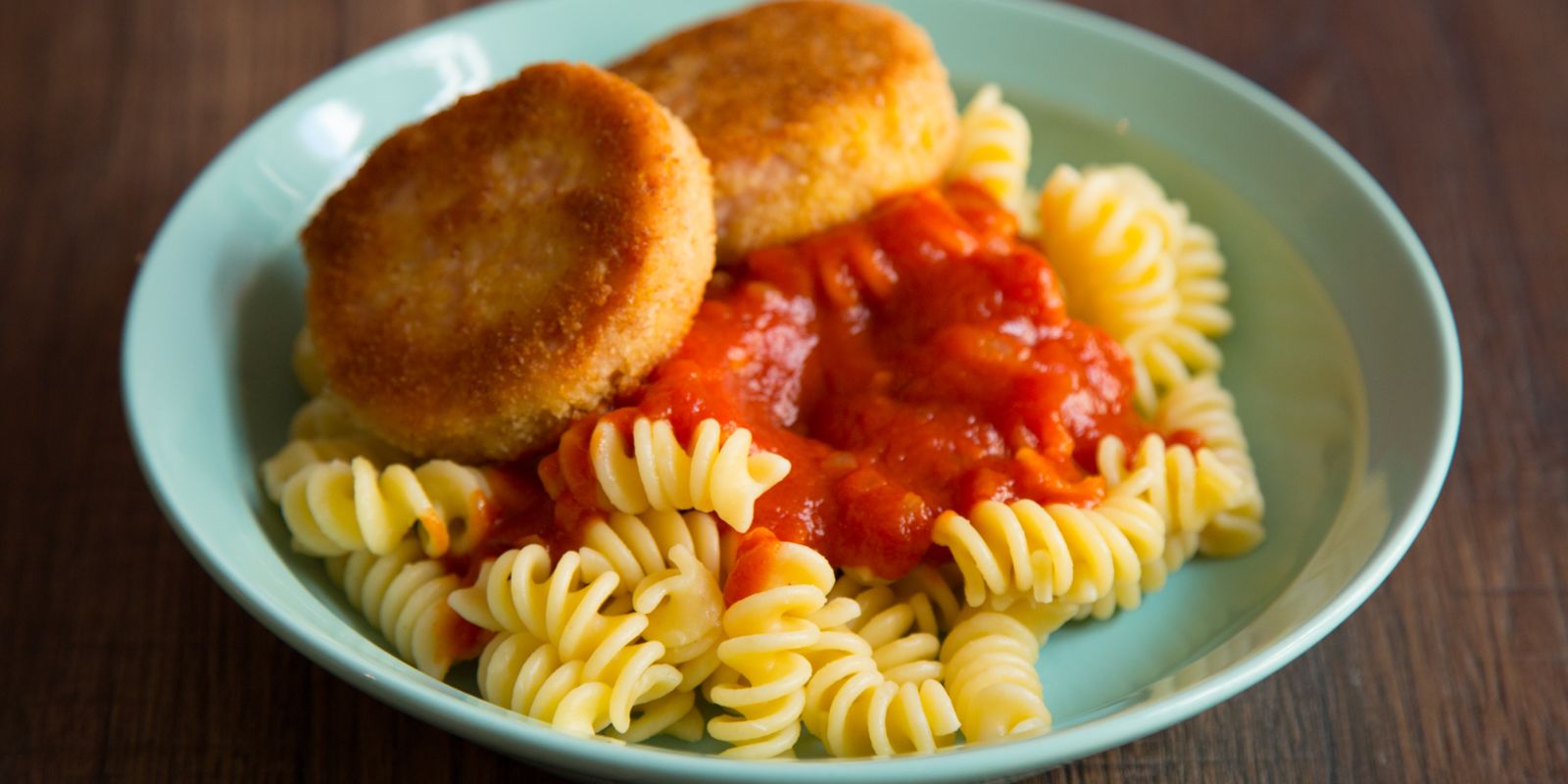 DDR Makkaroni mit Tomatensoße und Jägerschnitzel - Rezepte &amp; Tipps