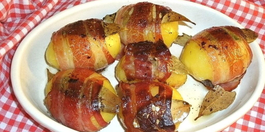Eingewickelte Kartoffeln mit Speck - Rezepte & Tipps Eingewickelte Kartoffeln mit Speck - Rezepte & Tipps