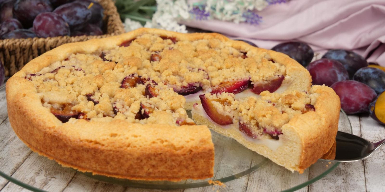 Zwetschgenkuchen mit Zimtstreuseln - Ein herbstlicher Genuss - Rezepte ...