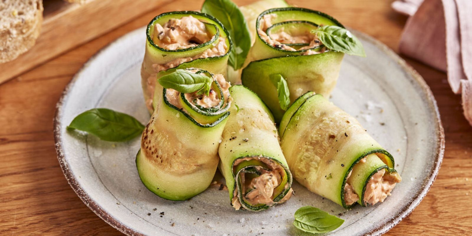Zucchiniröllchen mit Frischkäsefüllung - Leichte und köstliche ...
