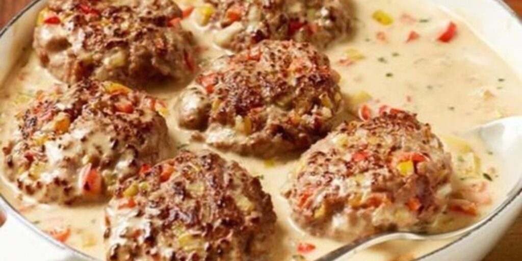 Frikadellen in Gemüse-Sahne-Sauce - Rezepte &amp; Tipps