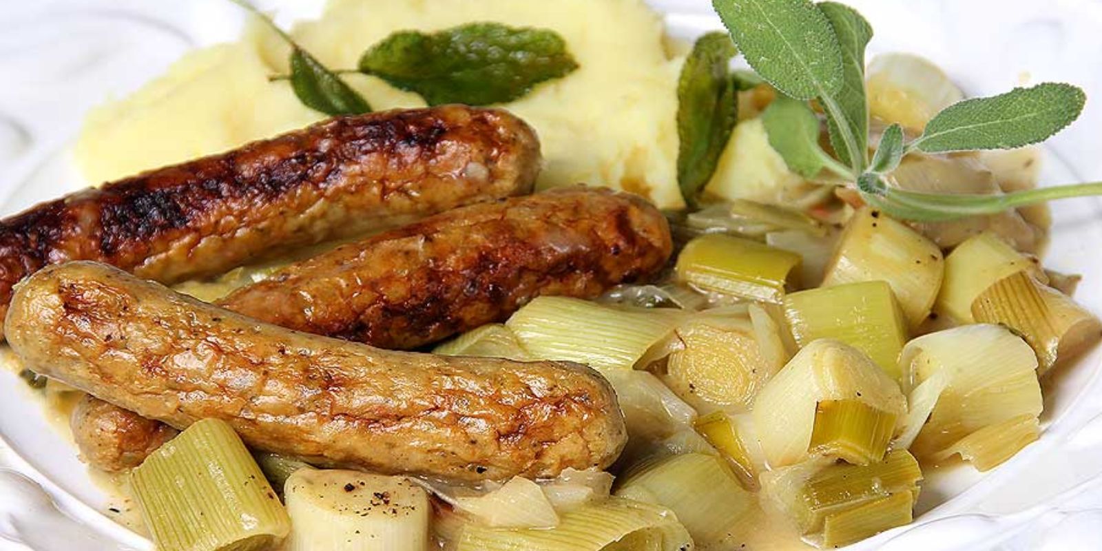 Bratwurst, Porreegemüse und Neue Kartoffeln mit Bratfett - Rezepte &amp; Tipps